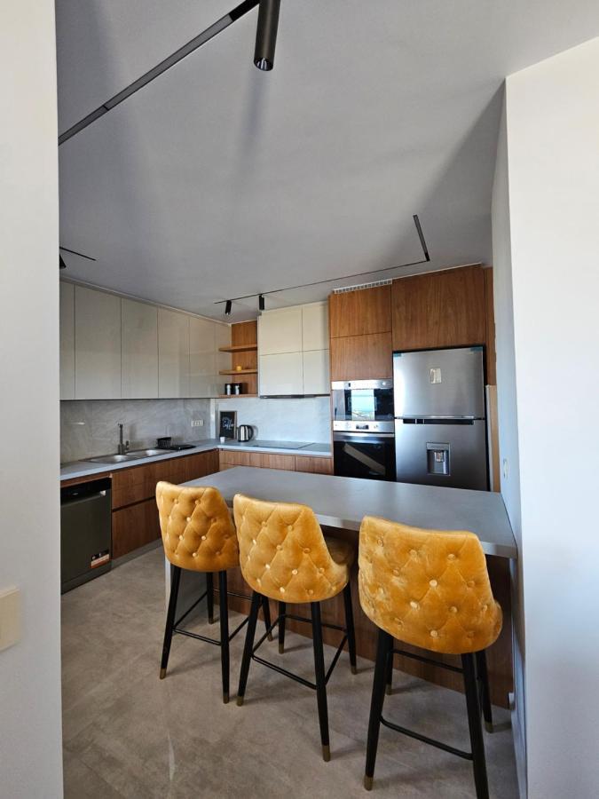 Calm & Dreamy Luxury Apts Pirgos  Екстер'єр фото